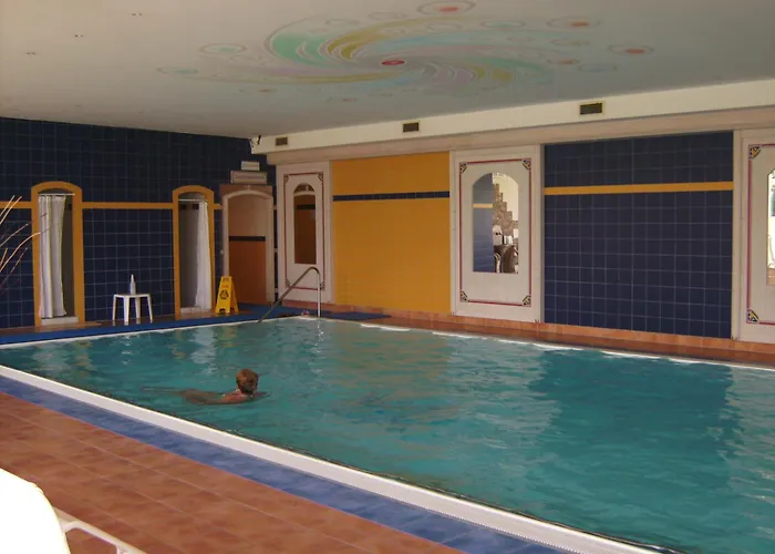 Ferienhaus Bad Waltersdorf منتزه العطل 4*