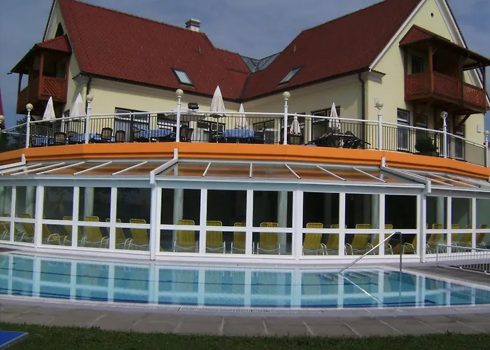 Ferienhaus Bad Waltersdorf منتزه العطل