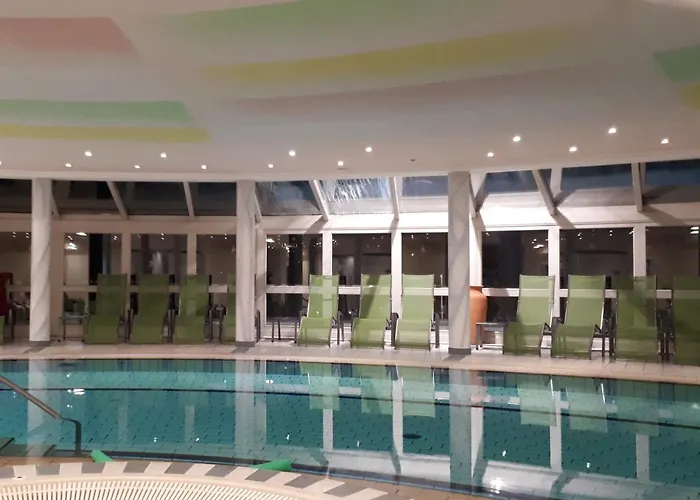 Ferienhaus Bad Waltersdorf منتزه العطل 4*